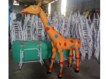 Tượng hươu cao cổ đứng